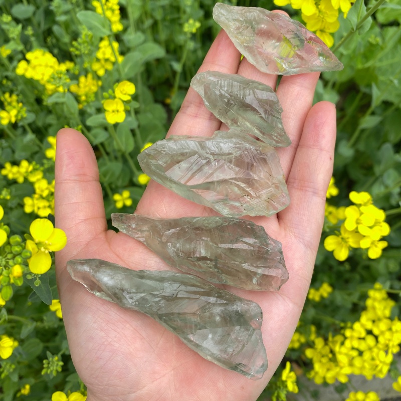 Home Decor Garden Ideas - 1 szt. 30-70g Naturalny Zielony Kryształ,